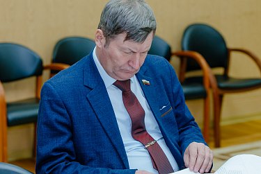 Депутаты рассмотрят проект областного бюджета в первом чтении